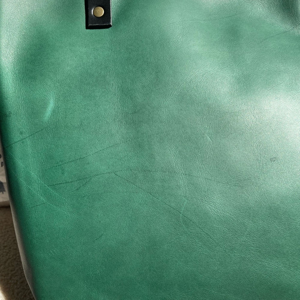 Portland Leather Medium Zipper Tote Bag OG ARUBA - Picture 6 of 13